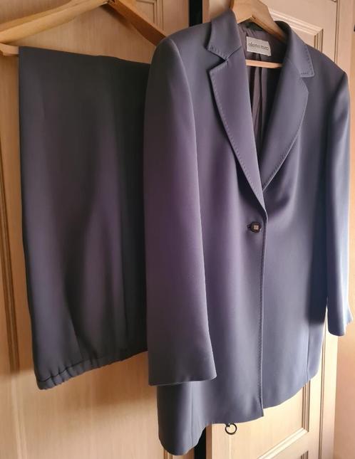 Gekleed dames-kostuum 'Elena Miro' (maat: 44 of L), Kleding | Dames, Jasjes, Kostuums en Pakken, Gedragen, Kostuum of Pak, Maat 42/44 (L)