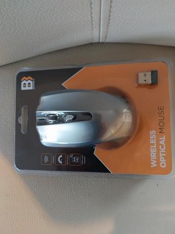 Partij draadloze optische 4 knops muis met usb 15 stuks  beschikbaar voor biedingen