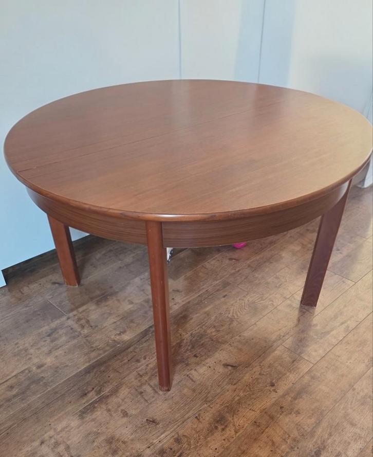 Table en bois massif extensible TRÈS BON ÉTAT, Maison & Meubles, Tables | Tables de salon, Enlèvement