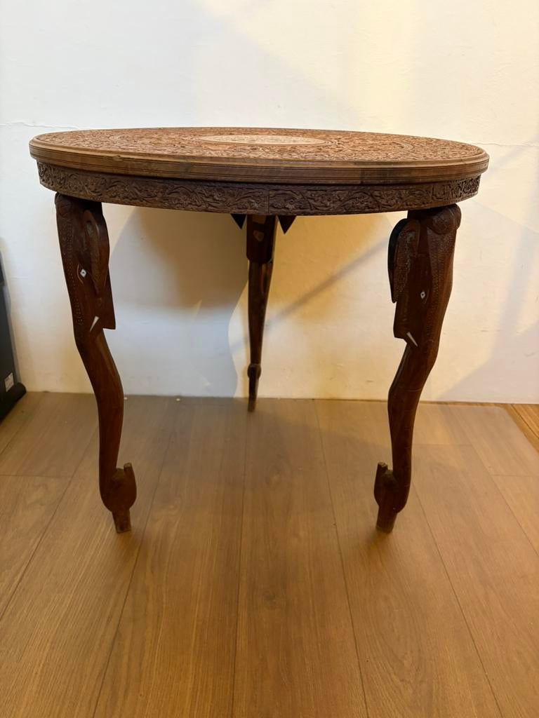 Olifanten tafeltje, Ophalen