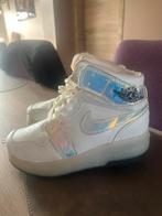 Nike met lichtjes zijkant + onderkant wieltjes skaten, Kinderen en Baby's, Babykleding | Schoentjes en Sokjes, Ophalen, Zo goed als nieuw
