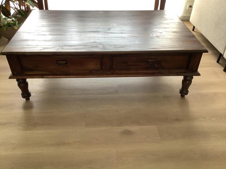Grote donkere eikenhout salontafel met 2 lades, Huis en Inrichting, Tafels | Salontafels, Zo goed als nieuw, Eikenhout, Ophalen