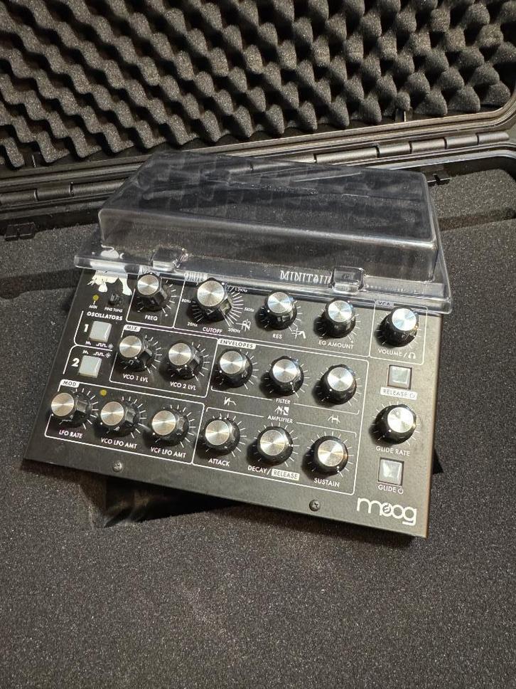 Moog Minitaur, Muziek en Instrumenten, Synthesizers, Zo goed als nieuw, Overige aantallen, Overige merken, Met koffer of flightcase