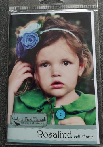 Origineel Violette Field Threads patroon met vilt voor bloem beschikbaar voor biedingen