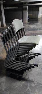 6 stapelbare stoelen, Metalen onderstel,met licht groene zitting en rug, Enlèvement, Cinq, Six Chaises ou plus, Utilisé