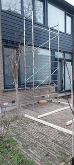 steiger nieuwstaat--compleet met boekje/vloer met luik., Enlèvement ou Envoi, Comme neuf, Échafaudage fixe ou roulant, 2 à 5 mètres