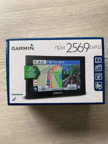 Garmin Nuvo 2569 LMT-D + nodige kabels en hoesje