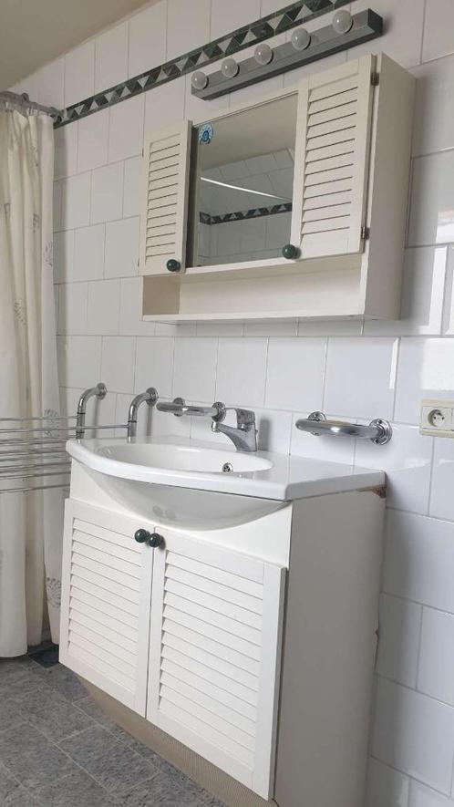 Badkamermeubel met alle acessoires, Huis en Inrichting, Badkamer | Badkamermeubels, Spiegelkast, Ophalen of Verzenden