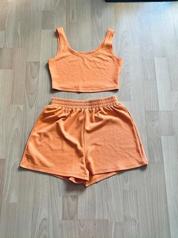 2 delige outfit 36/S beschikbaar voor biedingen