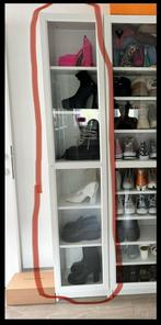 Vitrine IKEA, Maison & Meubles, Armoires | Armoires à chaussures, Comme neuf
