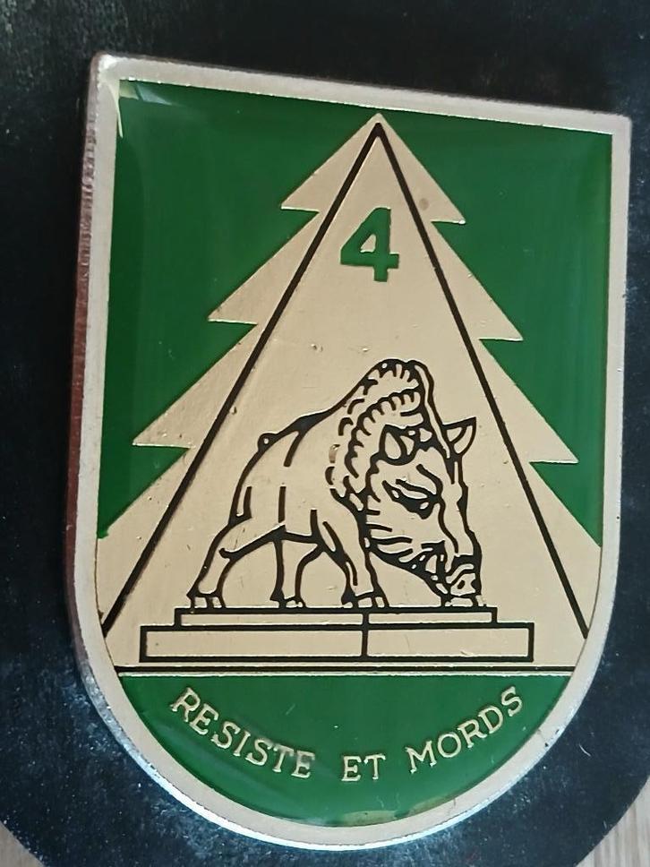 Charm 4 Regiment Ardense Strijders, Verzamelen, Militaria | Algemeen, Landmacht, Embleem of Badge, Verzenden