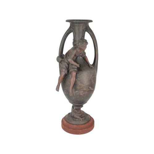 François Moreau : vase en zamak avec un garçon pêcheur, Antiquités & Art, Antiquités | Bronze & Cuivre, Enlèvement ou Envoi