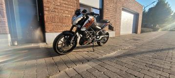 Ktm Duke 200cc a2 rijbewijs  in perfecte staat.       beschikbaar voor biedingen