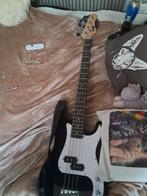 Elektrische basgitaar met zak en versterker, Muziek en Instrumenten, Ophalen, Zo goed als nieuw