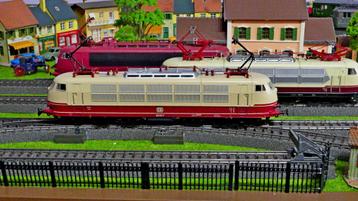Märklin BR 103 Analoog beschikbaar voor biedingen