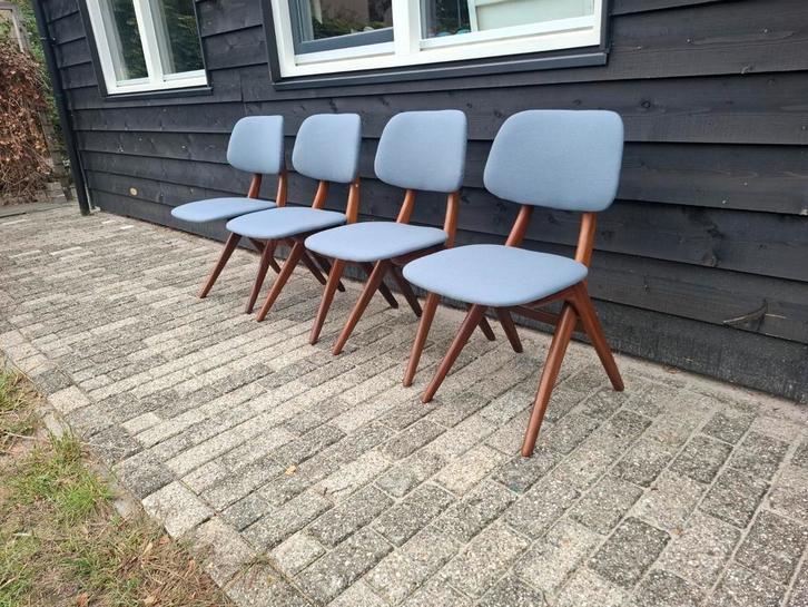 4 vintage van teeffelen siccor chairs, Huis en Inrichting, Stoelen, Zo goed als nieuw, Vier, Hout, Stof, Overige kleuren, Ophalen