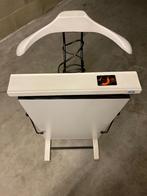 Valet de nuit defroisseur, Enlèvement