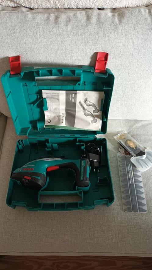 Bosch Home and Garden kleine draadloze heg-/boxtrimmer, Doe-het-zelf en Bouw, Gereedschap | Boormachines, Zo goed als nieuw, Ophalen