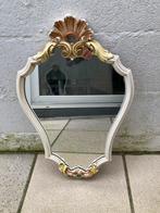 Spiegel wit gepatineerd H : 60 cm / B 38 cm, Antiek en Kunst, Antiek | Spiegels, Overige vormen, Minder dan 100 cm, Minder dan 50 cm