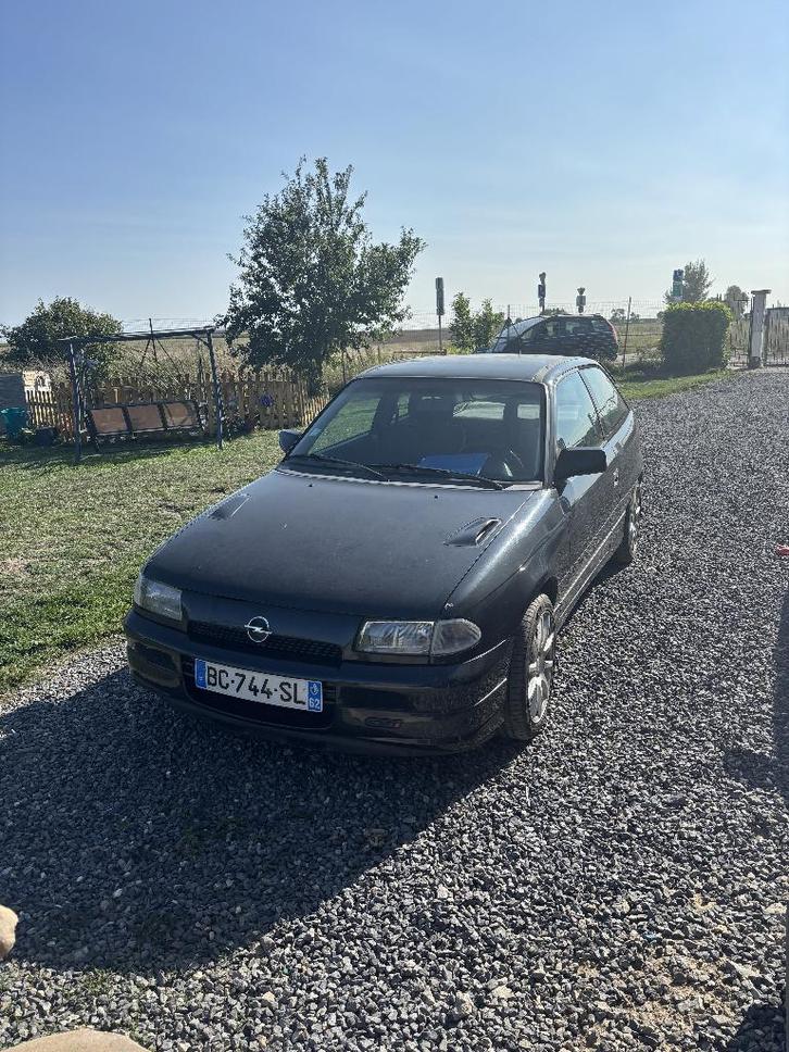 Opel astra gsi 2L 8V 115cv, Autos, Opel, Particulier, Astra, Essence, Coupé, 3 portes, Boîte manuelle, Noir, Noir, Tissu, Traction avant