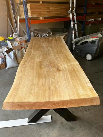 Table en forme de tronc d'arbre 252x75-90