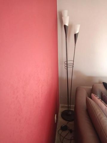 Elegante staanlamp met dimmer beschikbaar voor biedingen