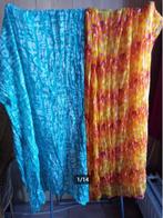 18 Grote brede sjaals , lange vierkante of in punt , 2€/stuk, Ophalen of Verzenden, Gedragen, Sjaal
