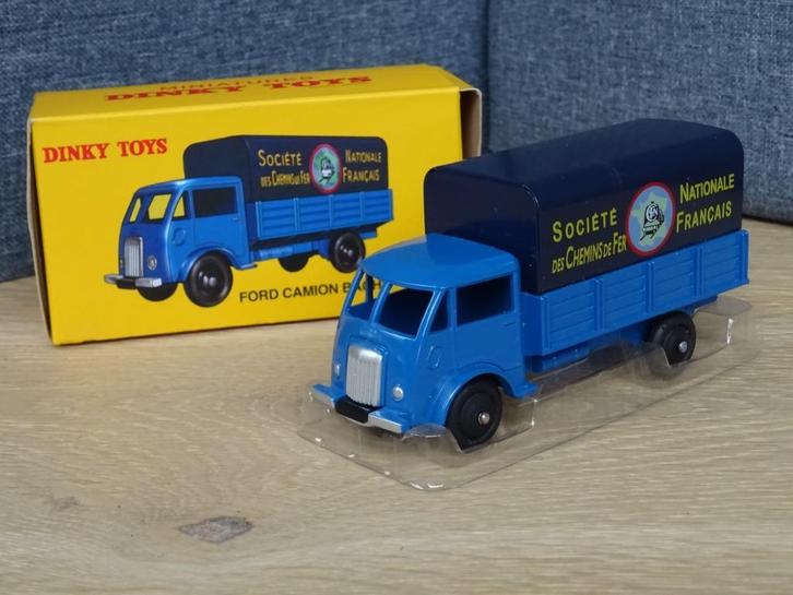 1950 Ford camion met huif SNCF - Atlas Dinky Toys, Hobby en Vrije tijd, Modelauto's | 1:43, Zo goed als nieuw, Bus of Vrachtwagen