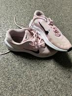 Nike sportschoenen, Sport en Fitness, Loopsport en Atletiek, Ophalen, Zo goed als nieuw, Nike