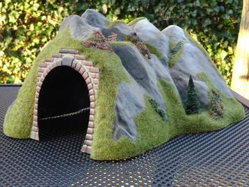 Tunnel met berglandschap - schaal HO beschikbaar voor biedingen