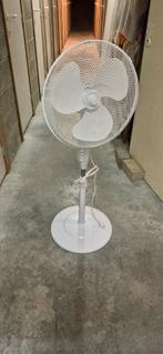 Staande ventilator in de woonkamer of slaapkamer, Ophalen of Verzenden, Nieuw, Statiefventilator