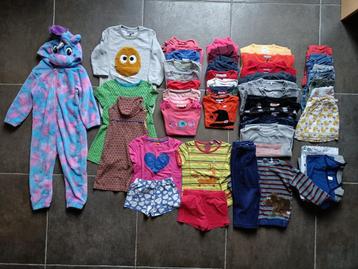 Kinderkleding meisje maat 98-104 beschikbaar voor biedingen