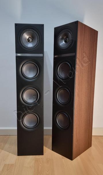 KEF Q500 in de prachtige kleur American Walnut beschikbaar voor biedingen