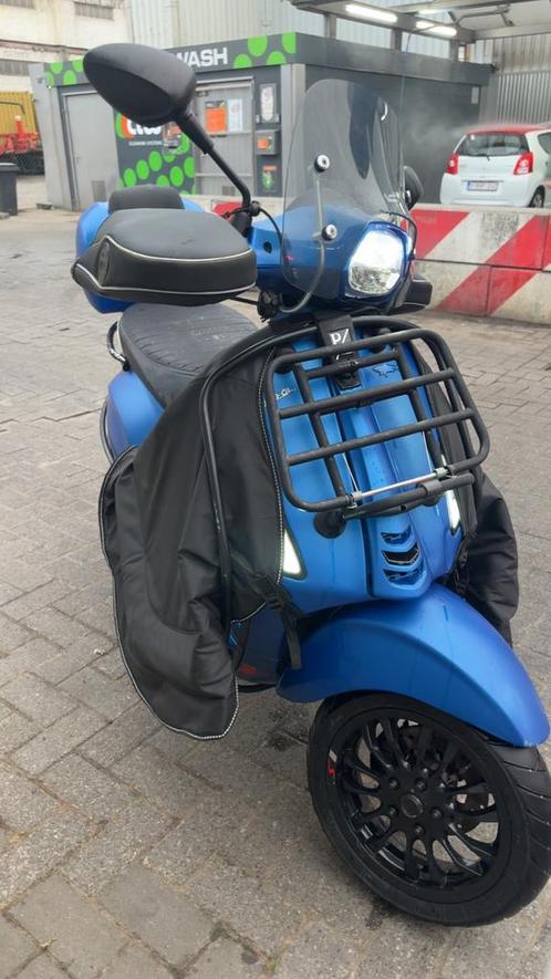 Vespa sprint 2019, Fietsen en Brommers, Scooters | Vespa, Zo goed als nieuw, Ophalen