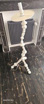 Witte lamp ontworpen, Ophalen