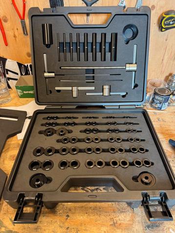 Professioneel lager montage gereedschap, lagerpers beschikbaar voor biedingen
