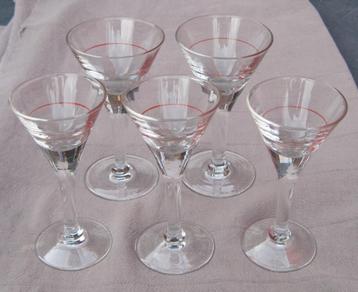 Vintage likeur- of jeneverglaasjes beschikbaar voor biedingen