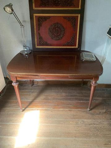 Praktische uitschuifbare tafel te koop beschikbaar voor biedingen