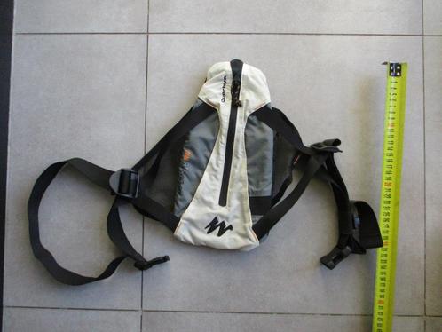 Quechua arpenaz backpack rugzak 1.5 liter wandel- fiets hard, Sport en Fitness, Bergsport en Wandelen, Zo goed als nieuw, Rugzak
