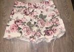 Stradivarius - eur 38 - korte short bloemenmotief, Vêtements | Femmes, Culottes & Pantalons, Enlèvement ou Envoi, Comme neuf, Taille 38/40 (M)