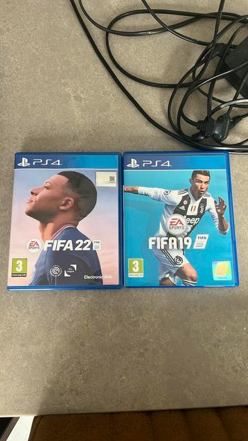 FIFA 22 + FIFA 19 (ps4) beschikbaar voor biedingen