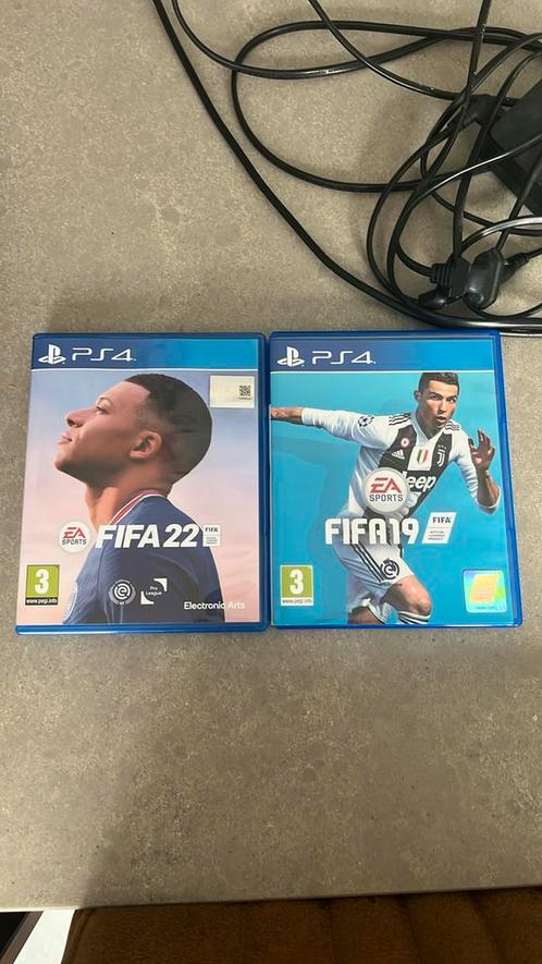 FIFA 22 + FIFA 19 (ps4), Games en Spelcomputers, Games | Sony PlayStation 4, Sport, Vanaf 3 jaar, Online, Ophalen