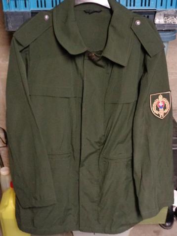 vestes militaires disponible aux enchères