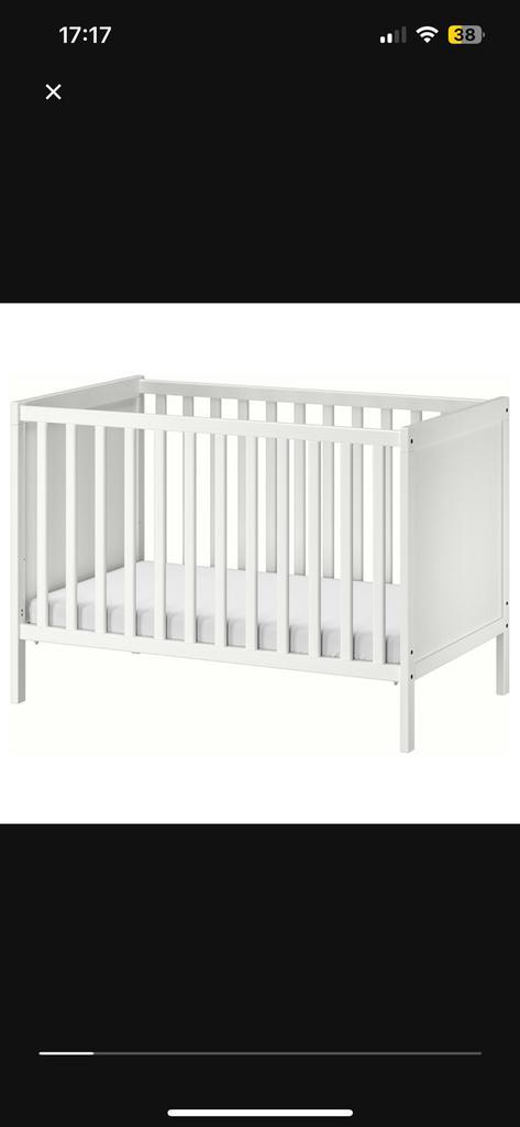 Kinderbedje met matras,deken en stootkussens, Kinderen en Baby's, Babywiegjes en Ledikanten, Zo goed als nieuw, Ophalen