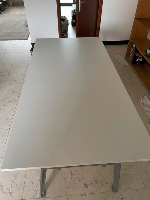 Vergadertafel/groot bureel Konig + Neurath Do IT 4, Huis en Inrichting, Bureaus, Zo goed als nieuw, Ophalen