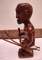 Houten beeld van Afrikaanse krijger met pijl en boog, Ophalen of Verzenden