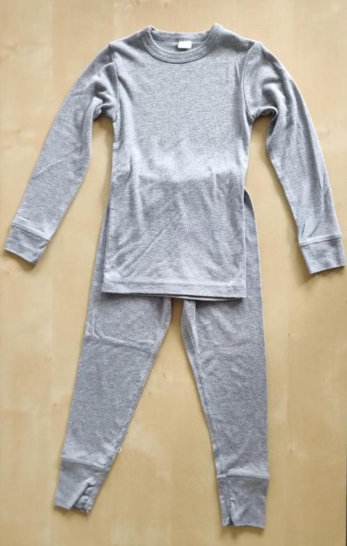 Lichtgrijs setje thermisch ondergoed maat 98/104, Kinderen en Baby's, Kinderkleding | Maat 98, Zo goed als nieuw, Jongen of Meisje