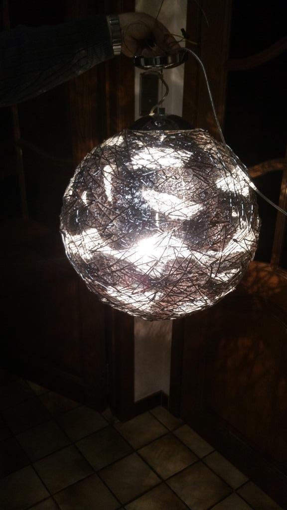 JW0891: moderne kunstige bollamp opgebouwd over een bol van, Huis en Inrichting, Lampen | Plafondlampen, Nieuw, Glas, Ophalen