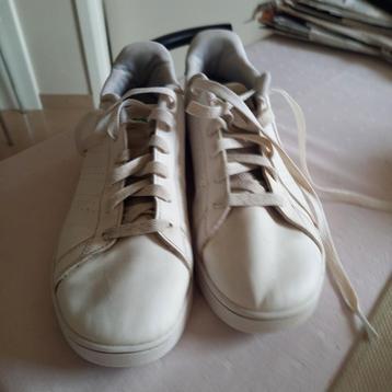 Adidas sportschoenen maat 38 beschikbaar voor biedingen