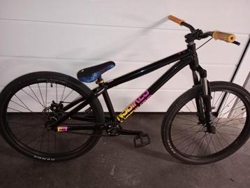 NS Zircus dirtjumper  beschikbaar voor biedingen